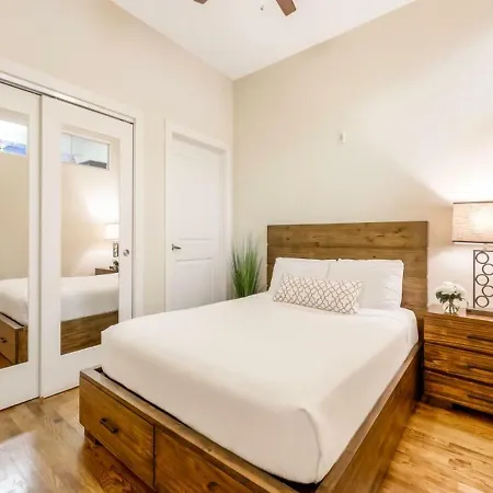 Gorgeous Condos Steps From French Quarter And Harrah'S St. New Orleans Exterior photo