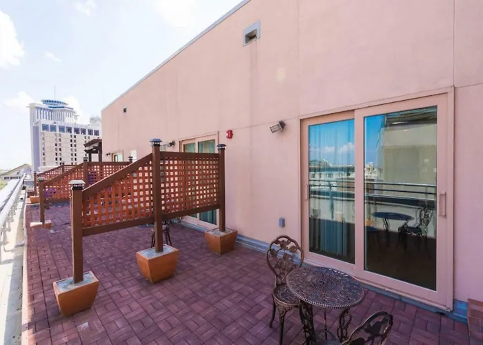 Gorgeous Condos Steps From French Quarter And Harrah\'S St.