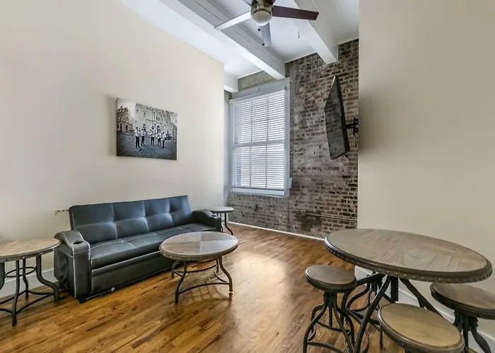 Gorgeous Condos Steps From French Quarter And Harrah\'S St.
